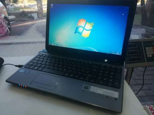*AS NEW*EXCELLENT SPECS*ACER ASPIRE 5750*i5-2430M*6GB RAM*750GB HDD*DVD*3.0GHz*